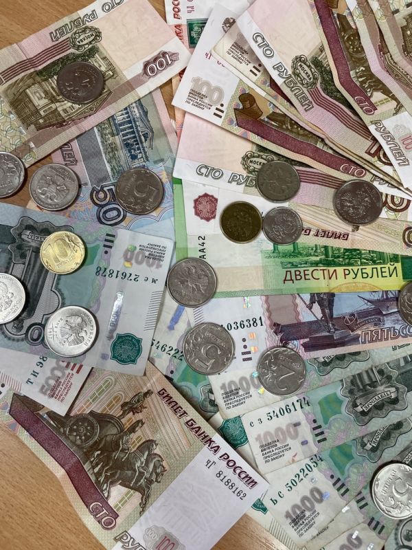 5000 рублей зачислят каждому. Владельцев карт «Мир» обрадуют уже в июне