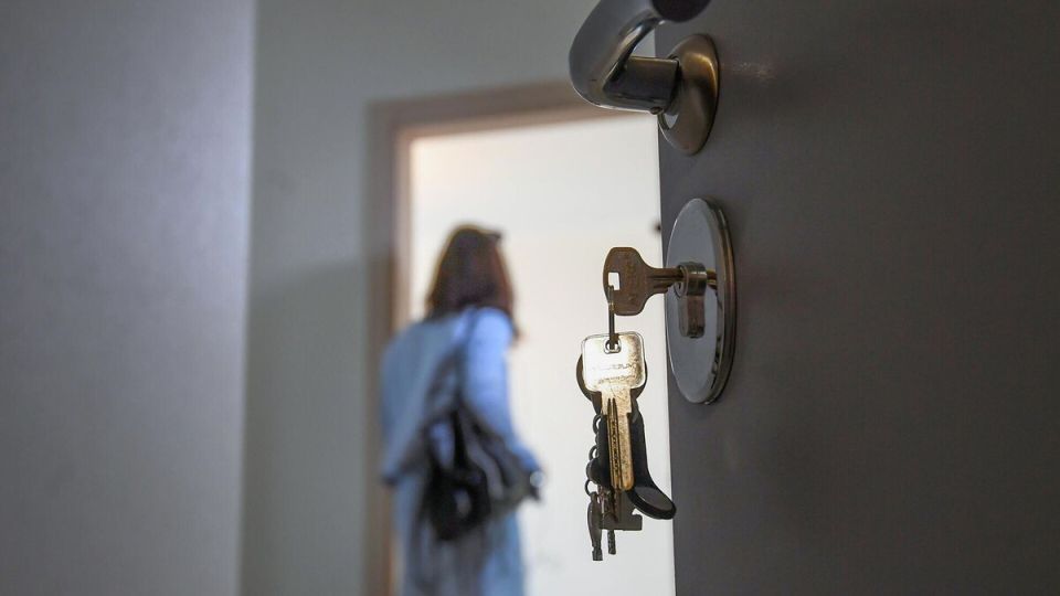 Верховный суд защитил право женщины с ребенком на квартиру от банковских долгов