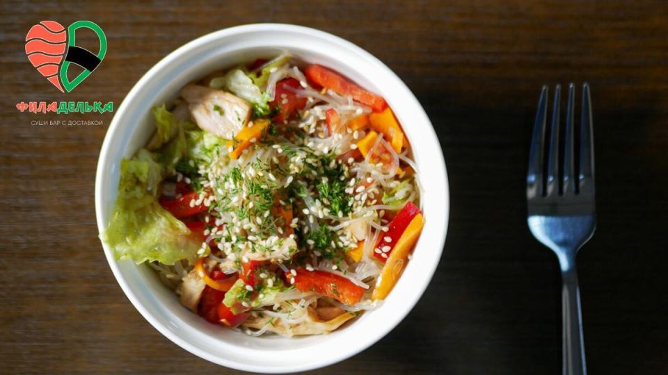 Салат «Китай» от «Филадельки»: гастрономическое путешествие на вашем столе