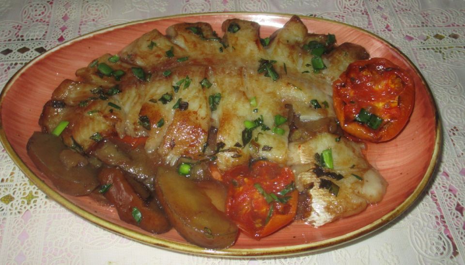 Нежная запеченная рыба с яблоками: удивительное блюдо для гурманов