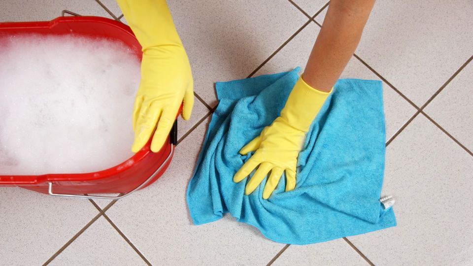 Старая половая тряпка преобразится на ваших глазах: не спешите заводить новую