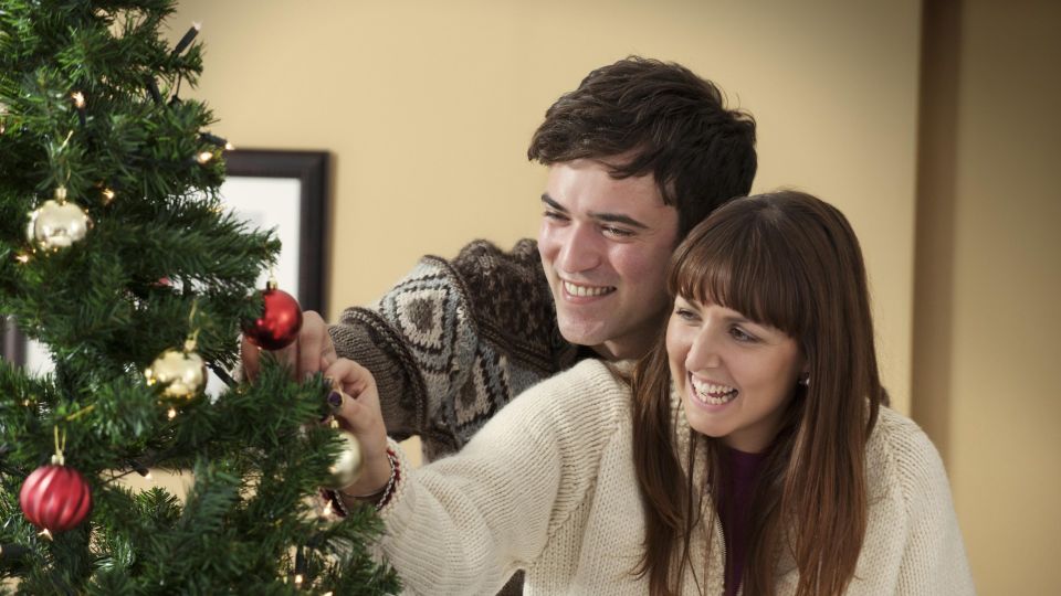 Держать елку в квартире до февраля вредно для здоровья: вот почему