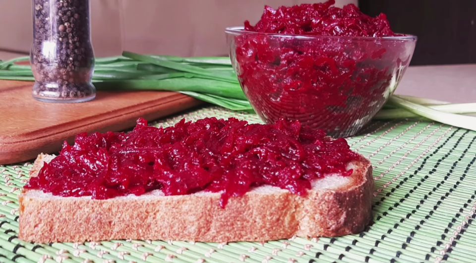 Икра из свеклы, как у бабушки: простой рецепт, который пробудит ностальгию