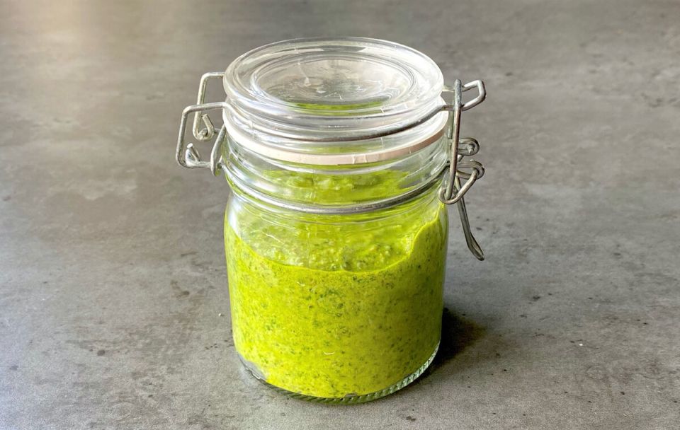 Летний соус для салатов: как приготовить идеальный песто своими руками
