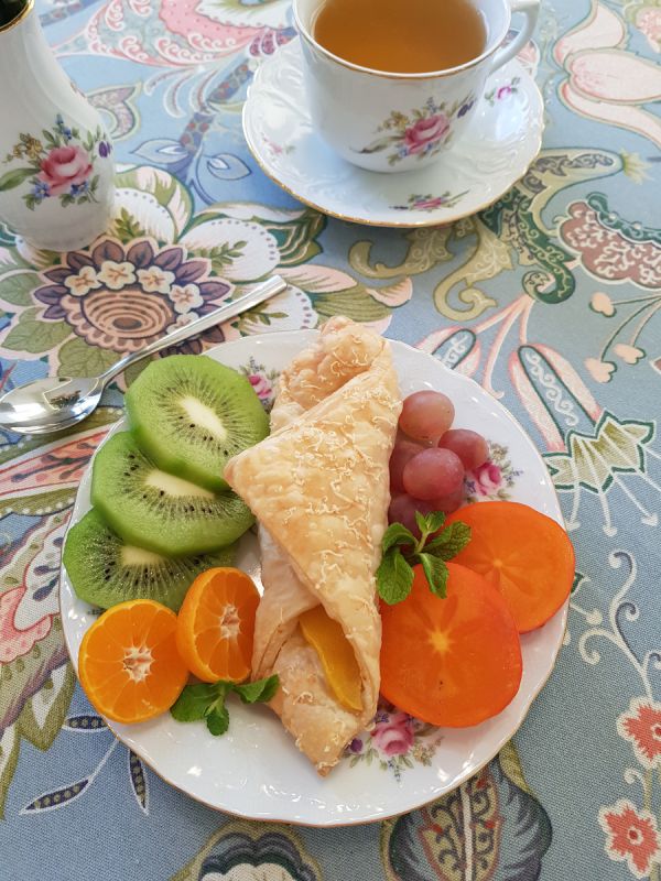 Ароматный завтрак: манго в слоёном тесте для уютного утра