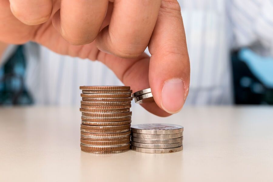 На пороге перемен: как повышение зарплат и пособий изменит жизнь россиян в 2025 году