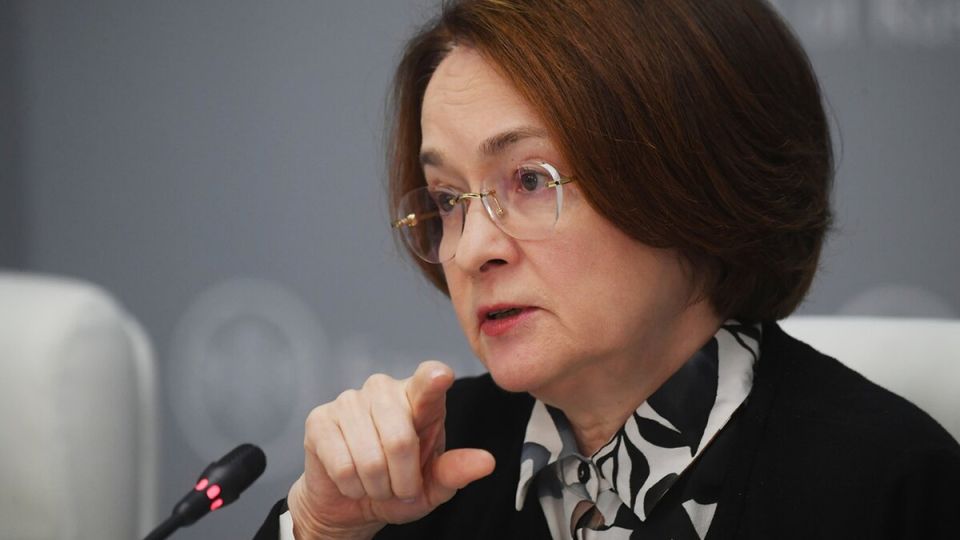 Как банки контролируют снятие наличных: что изменилось в 2025 году