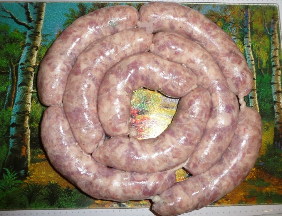 Секреты домашней колбасы: как приготовить идеальные колбаски из доступных ингредиентов