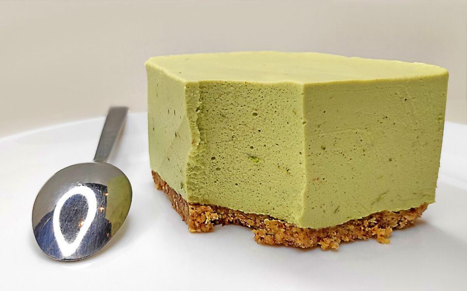 Невозможно устоять перед этим кето чизкейком с авокадо и лаймом