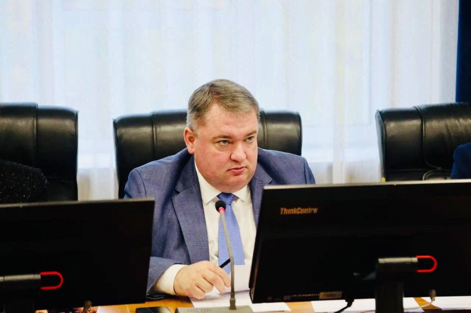 Дмитрий Кощенко: На заседании штаба по строительству и благоустройству вместе с ключевыми застройщиками и подрядными организациями «сверили часы» и детально обсудили ход выполнения работ