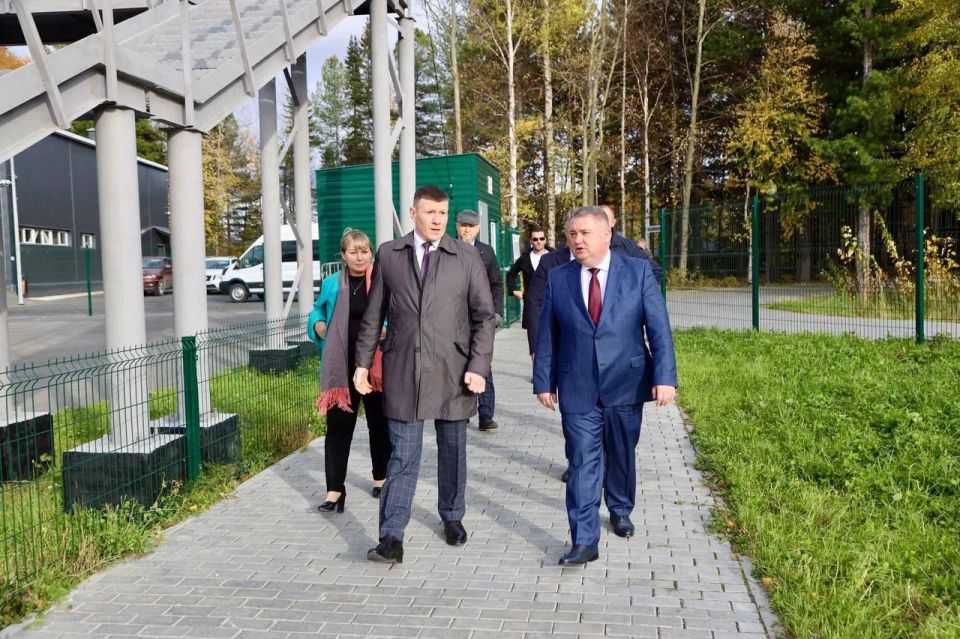 Дмитрий Кощенко: Сегодня в ходе рабочей поездки осмотрел новую спортивную площадку на лыжно-биатлонном комплексе, а также новый инвентарь, приобретенный в рамках регионального проекта «Развитие спорта высших достижений».