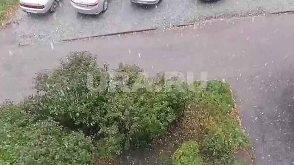 А зима все ближе: сегодня сразу в нескольких регионах России выпал первый снег.