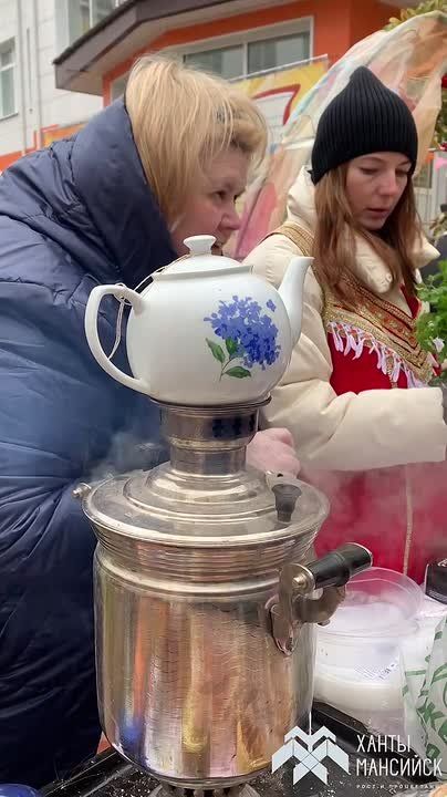 Благотворительные ярмарки прошли в Ханты-Мансийске в честь трехлетия волонтерского объединения «Сбор ХМ»