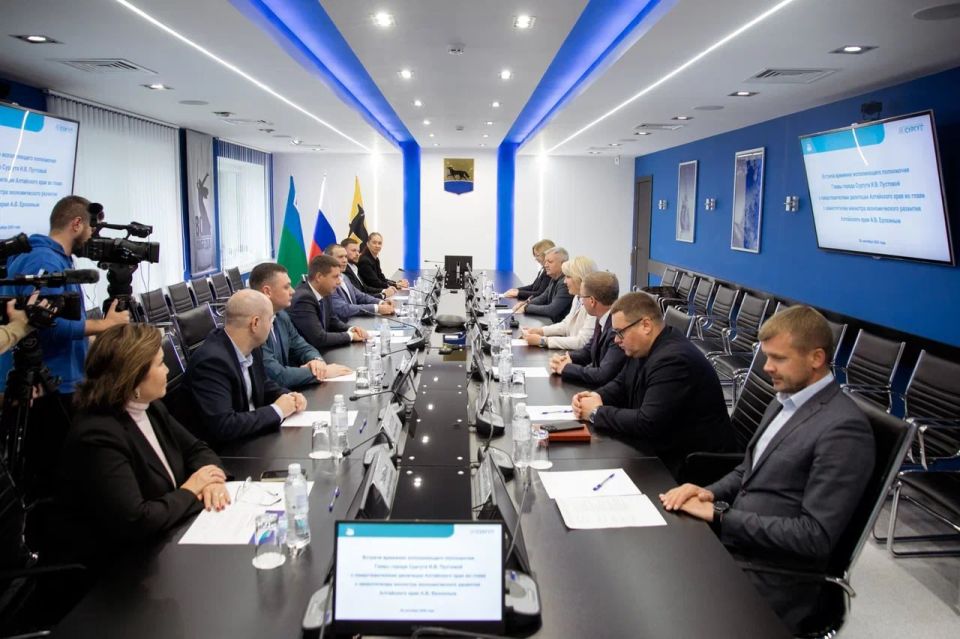 Делегация Алтайского края посетила Сургут с рабочим визитом