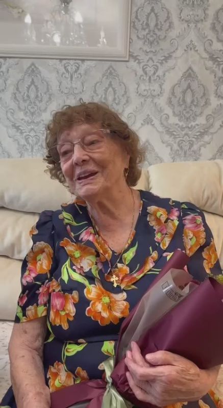 Свой 102-й день рождения отпраздновала ветеран Великой Отечественной войны, труженица тыла Анна Феофиловна Собянина