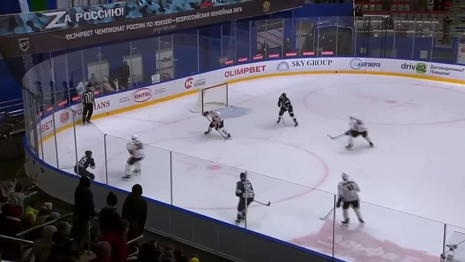 «Югра» обыграла главную сенсацию первой части чемпионата ВХЛ и возглавила турнирную таблицу