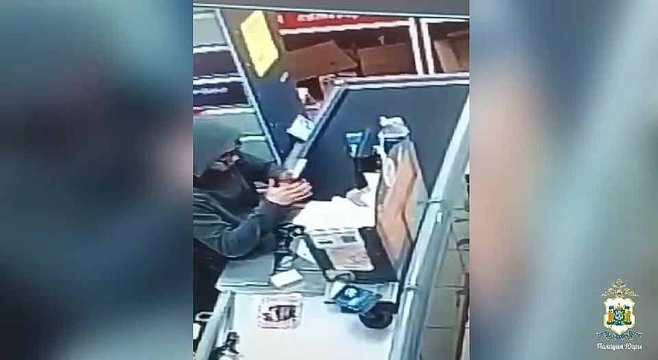 В Пыть-Яхе полицейскими раскрыта кража из кассы магазина