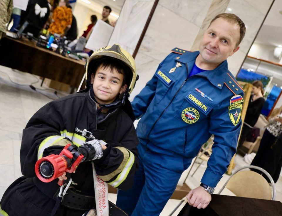 Сотрудники МЧС России приняли участие в региональном фестивале отцов «Папа рядом»