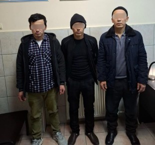Три узбека собирались уезжать на родину, но их задержали за нарушение правил въезда