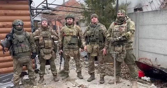 Рафис не только выполняет боевые задания, но и пишет стихи