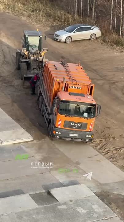 Теперь даже грузовая техника застревает там