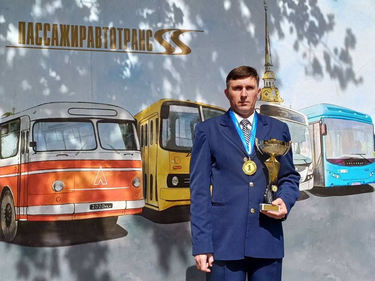 Дмитрий Кощенко: Уважаемые работники и ветераны автомобильного и городского пассажирского транспорта Нижневартовска! Примите самые тёплые поздравления с профессиональным праздником! Дмитрий Кощенко: Уважаемые работники и ветераны автомобильного и городского пассажирского транспорта Нижневартовска! Примите самые тёплые поздравления с профессиональным праздником!