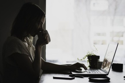 5 приемов, которые помогут взбодриться на работе: если потянуло на сон