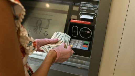 ЦБ предупреждает: как не стать жертвой мошенников в интернете