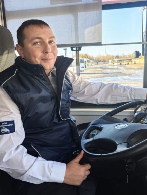 Дмитрий Кощенко: Уважаемые работники и ветераны автомобильного и городского пассажирского транспорта Нижневартовска! Примите самые тёплые поздравления с профессиональным праздником!