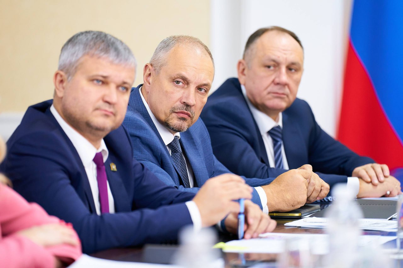 Губернатор Югры и глава корпорации «Система» обсудили проекты по развитию региона в области строительства и цифровизации Губернатор Югры и глава корпорации «Система» обсудили проекты по развитию региона в области строительства и цифровизации