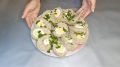 Сочный мясной рулет с яйцами