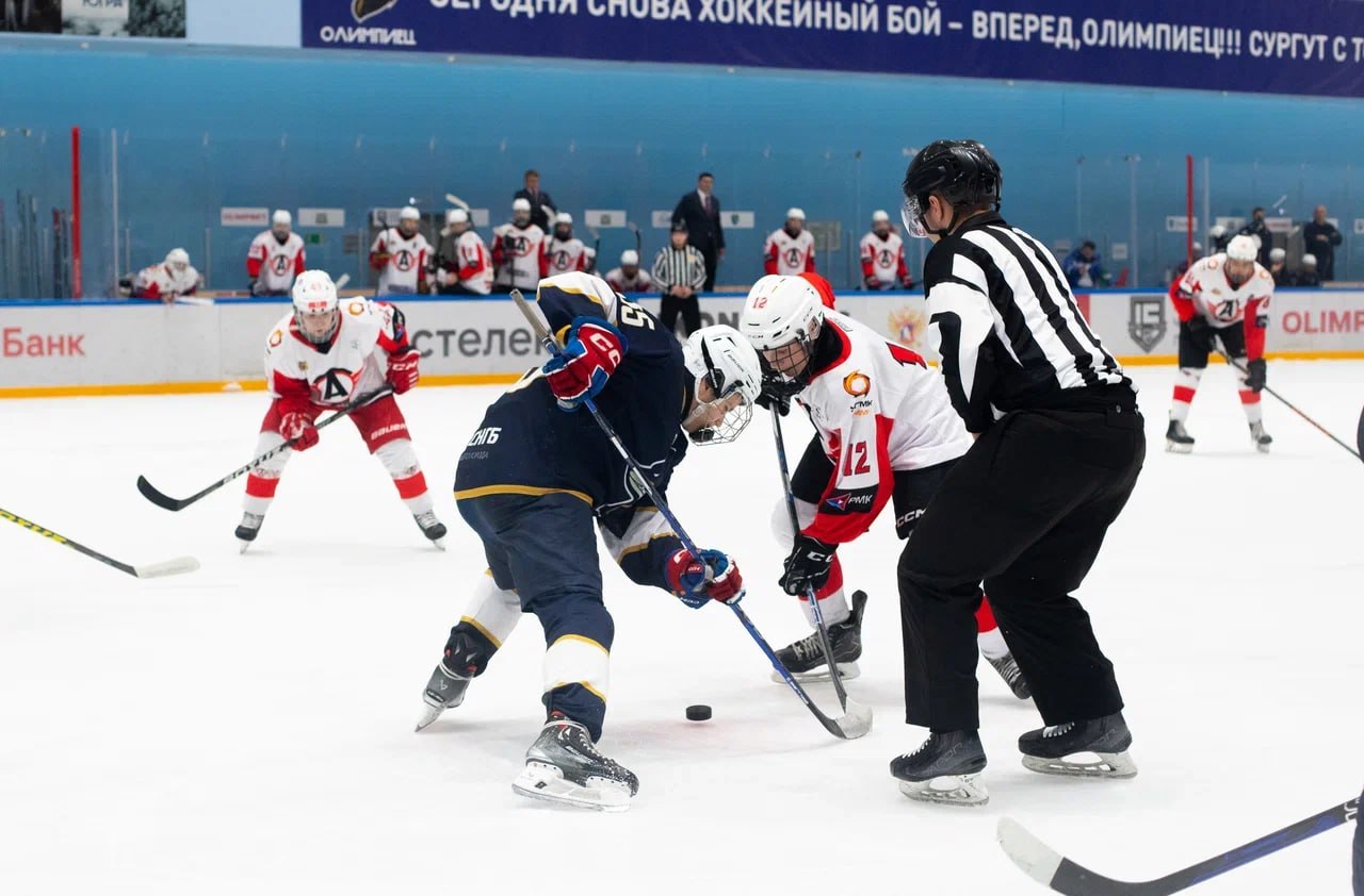 Трус не играет в хоккей. 25 и 26 октября в Ледовом Дворце спорта Сургута прошли матчи межрегионального соревнования «Первенство Уральского, Сибирского и Приволжского федеральных округов» Трус не играет в хоккей. 25 и 26 октября в Ледовом Дворце спорта Сургута прошли матчи межрегионального соревнования «Первенство Уральского, Сибирского и Приволжского федеральных округов»