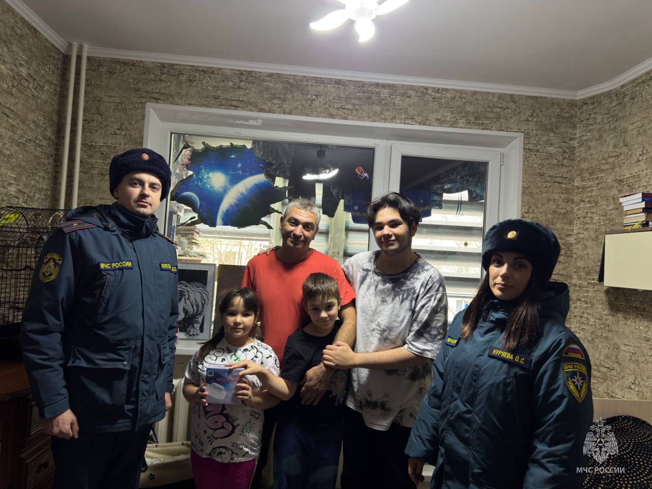 Забота о безопасности: многодетные семьи Когалыма получили автономные дымовые извещатели Забота о безопасности: многодетные семьи Когалыма получили автономные дымовые извещатели