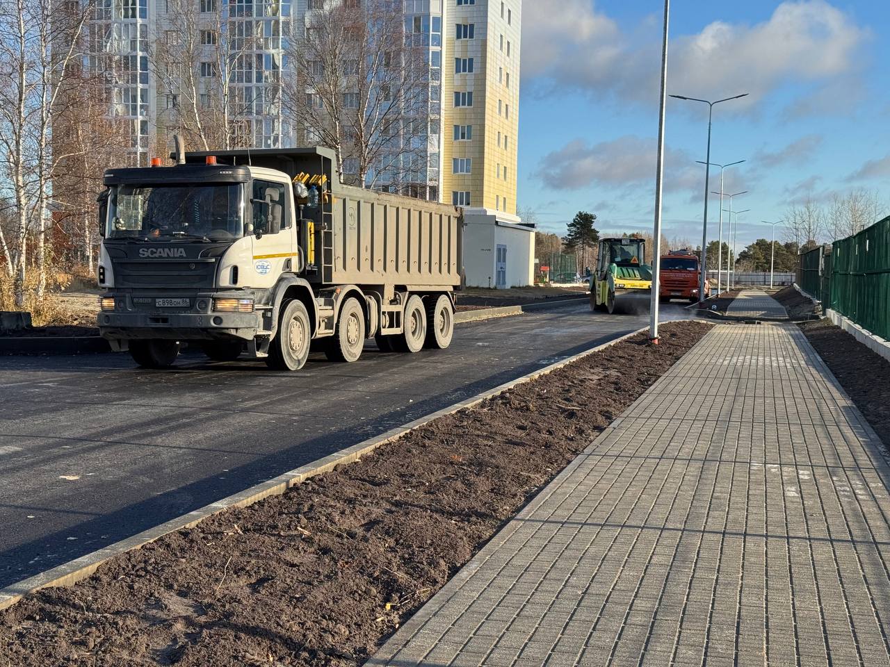 В Сургуте завершается строительство дороги по улице Тюменской В Сургуте завершается строительство дороги по улице Тюменской