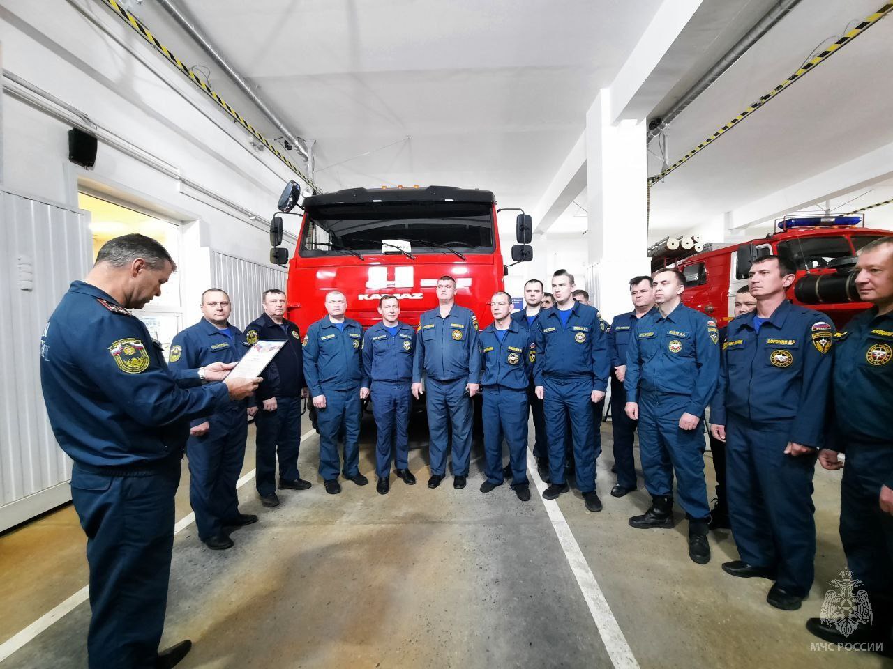 #СпасибоМЧС. Благодарность от воинской части вручена сотруднику МЧС России #СпасибоМЧС. Благодарность от воинской части вручена сотруднику МЧС России