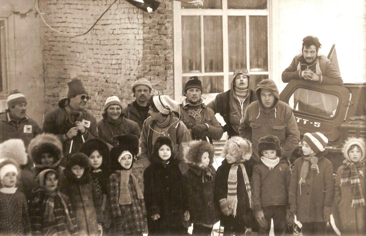 107 лет Комсомолу. 29 октября мы отмечаем День рождения комсомола, ставшего для нескольких поколений вартовчан настоящей школой жизни 107 лет Комсомолу. 29 октября мы отмечаем День рождения комсомола, ставшего для нескольких поколений вартовчан настоящей школой жизни