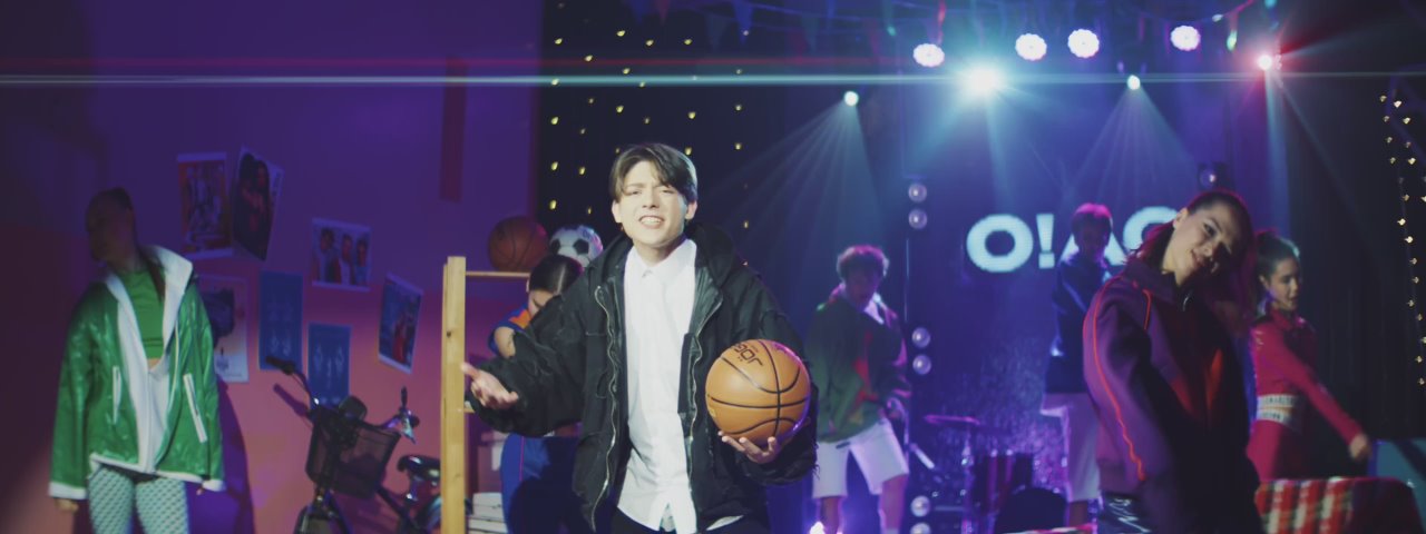 Сургутянин - звучит гордо. Музыкант Артём Маганов исполнил всеми любимую песню «Я – Сургутянин» в современном звучании, зарядив её новой энергией