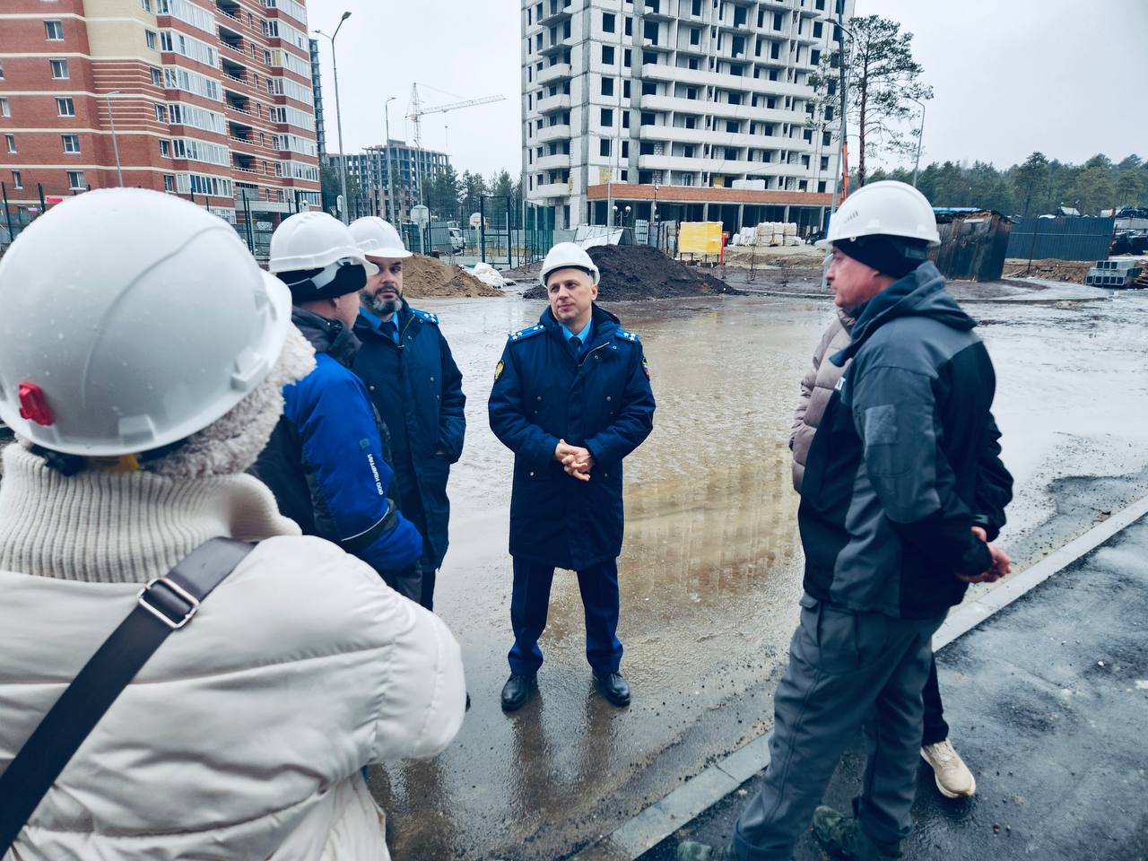 Заместитель прокурора Югры Григорий Сухоруков проинспектировал ход строительства «проблемного» объекта долевого строительства в г.Сургуте   Заместитель прокурора Югры Григорий Сухоруков проинспектировал ход строительства «проблемного» объекта долевого строительства в г.Сургуте