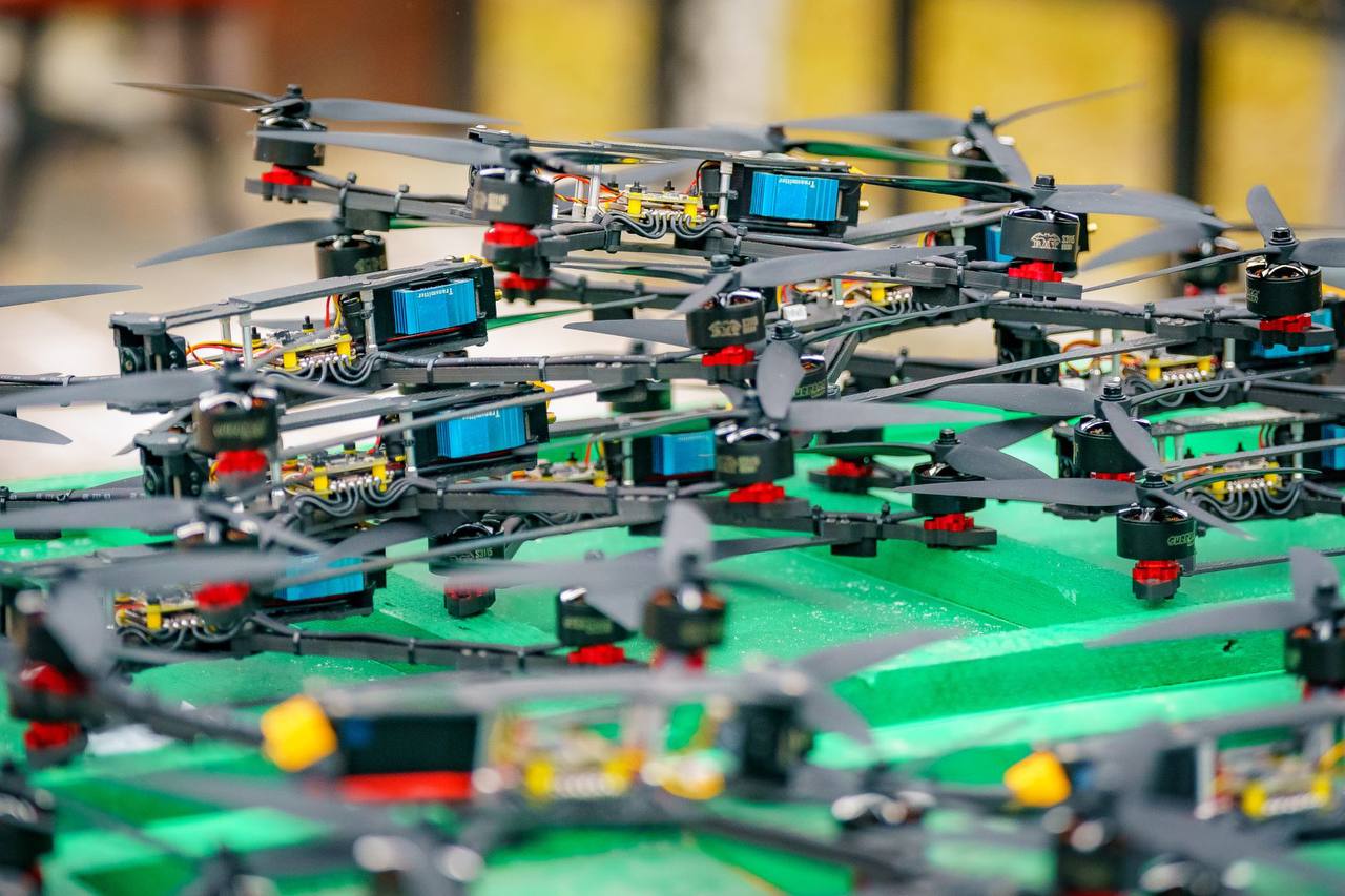 Югра отправила на передовую очередную партию гуманитарного груза Югра отправила на передовую очередную партию гуманитарного груза