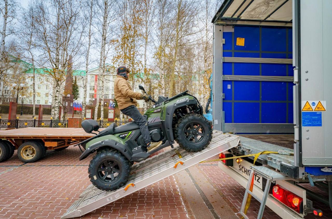 Югра отправила на передовую очередную партию гуманитарного груза Югра отправила на передовую очередную партию гуманитарного груза