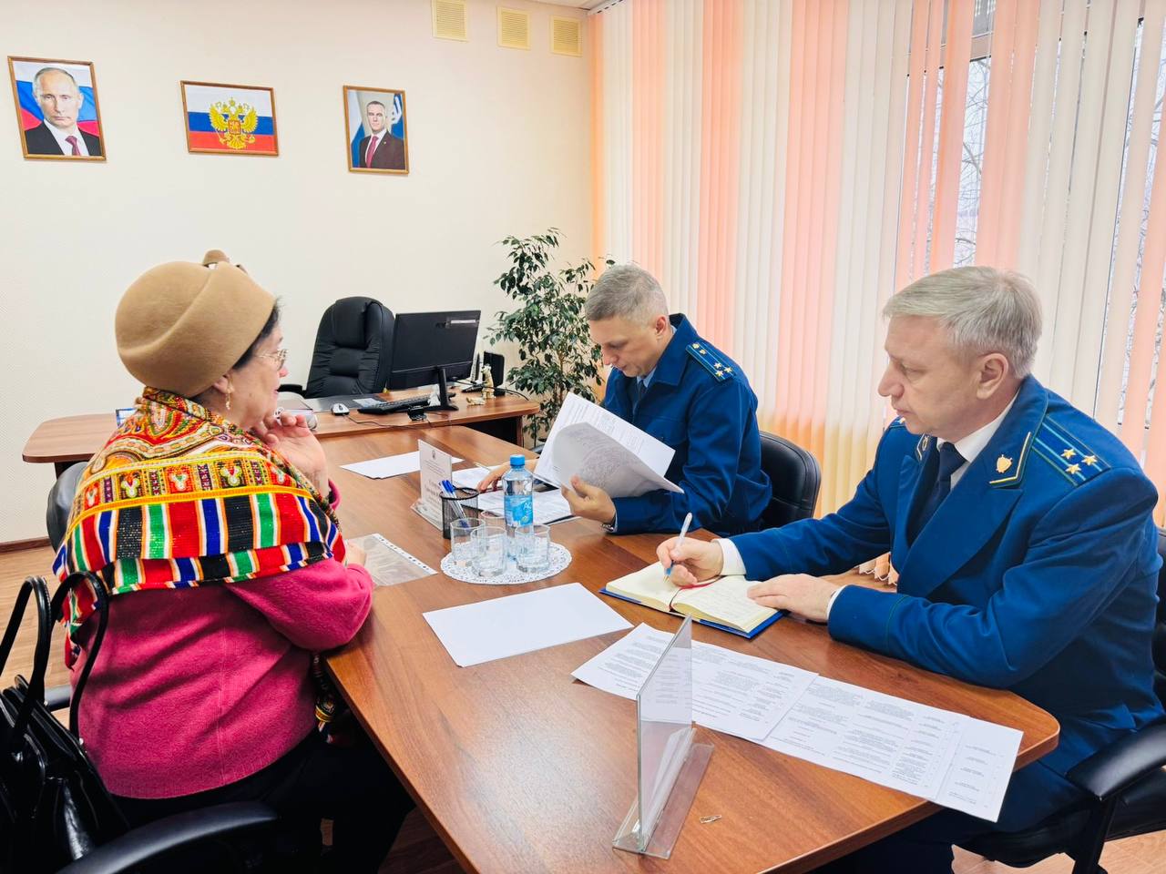 Заместитель прокурора округа Григорий Сухоруков провел прием граждан в  городе Радужном