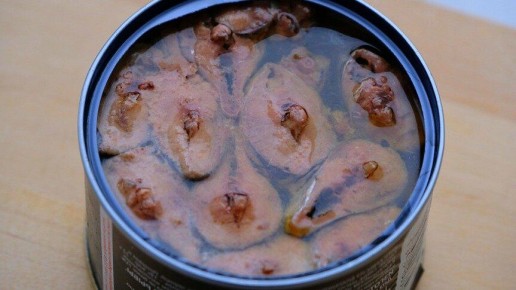 Почему важно ждать после открытия консервов: далекие советы из прошлого