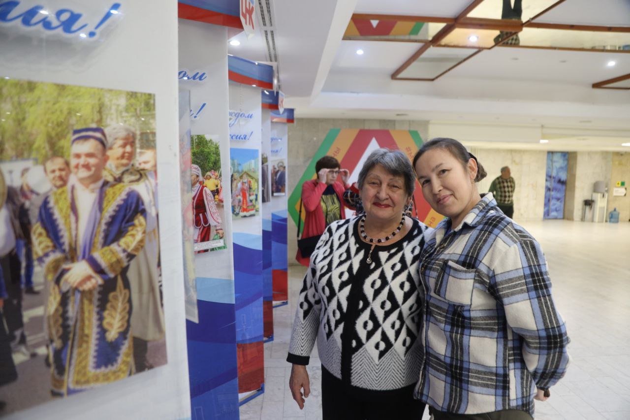 «Непобедимые!» — именно так называется концерт, который сегодня объединил нас всех «Непобедимые!» — именно так называется концерт, который сегодня объединил нас всех