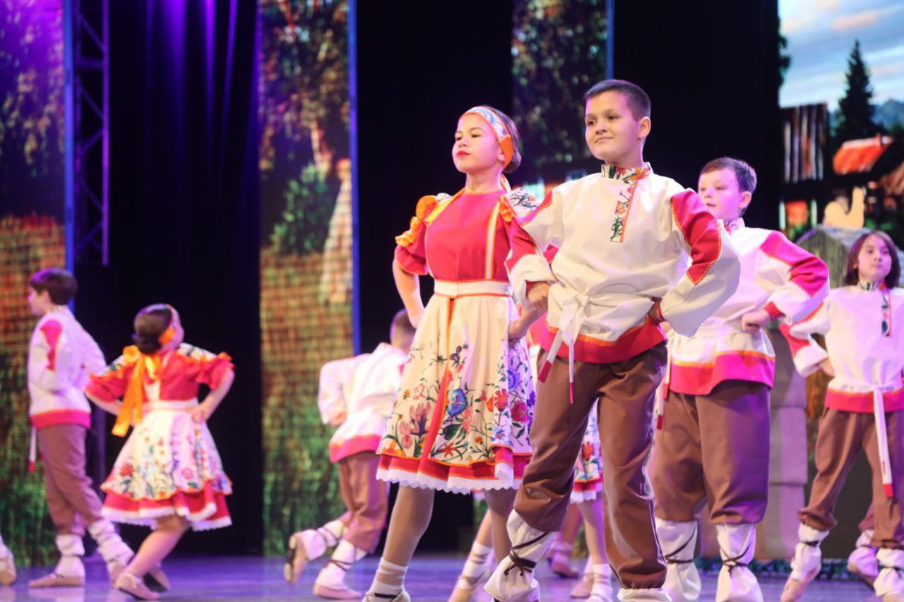 «Непобедимые!» — именно так называется концерт, который сегодня объединил нас всех «Непобедимые!» — именно так называется концерт, который сегодня объединил нас всех