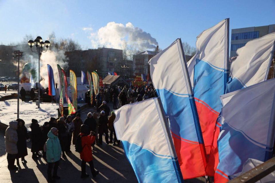Дмитрий Кощенко: Вкусно, весело и по-домашнему! На площади Нефтяников развернулся фестиваль русской кухни, приуроченный к Дню народного единства. Дмитрий Кощенко: Вкусно, весело и по-домашнему! На площади Нефтяников развернулся фестиваль русской кухни, приуроченный к Дню народного единства.