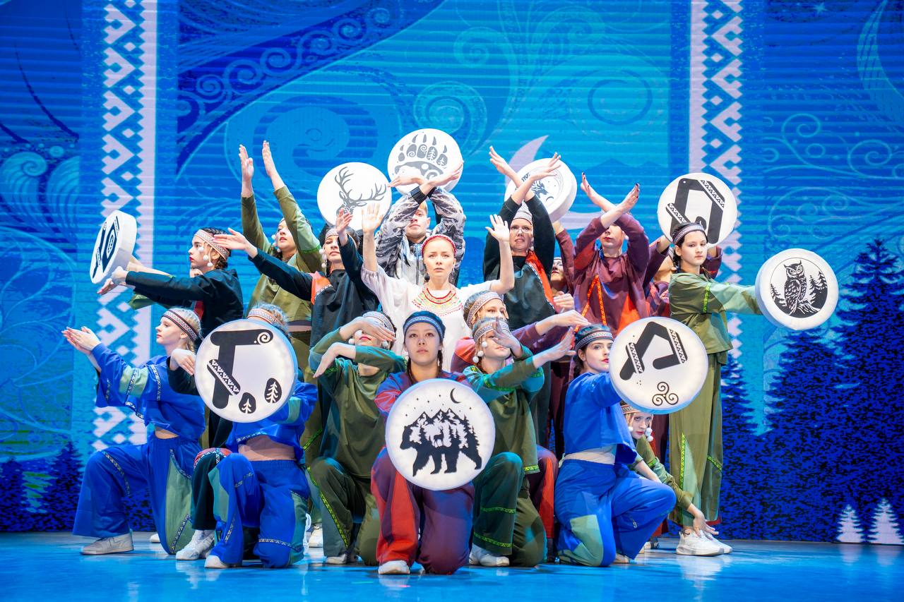 В Ханты-Мансийске объединили народы на гала-концерте фестиваля В Ханты-Мансийске объединили народы на гала-концерте фестиваля