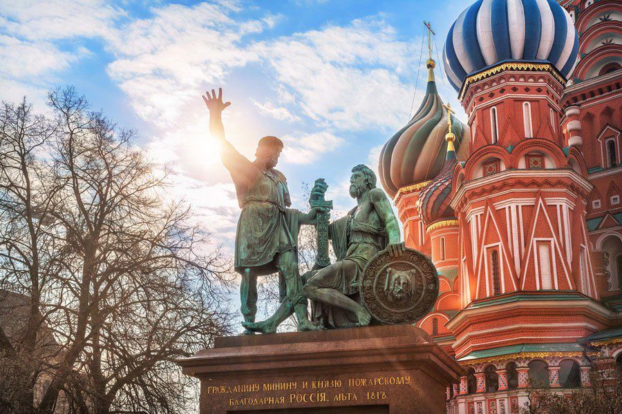 Дмитрий Кощенко: Уважаемые нижневартовцы! Дорогие земляки! От всего сердца поздравляю с одним из самых важных государственных праздников – Днём народного единства!