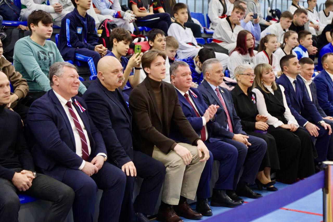 Дмитрий Кощенко: С гордостью принял участие в открытии Всероссийских соревнований по тхэквондо на призы нашего прославленного земляка, олимпийского чемпиона Максима Храмцова Дмитрий Кощенко: С гордостью принял участие в открытии Всероссийских соревнований по тхэквондо на призы нашего прославленного земляка, олимпийского чемпиона Максима Храмцова