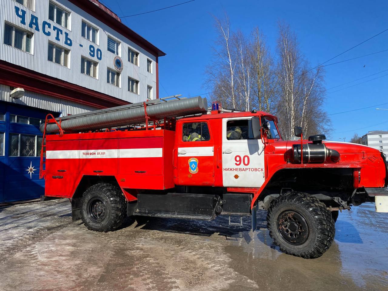 На улице становится холоднее, и в частных домах все чаще включают обогреватели или топят печи