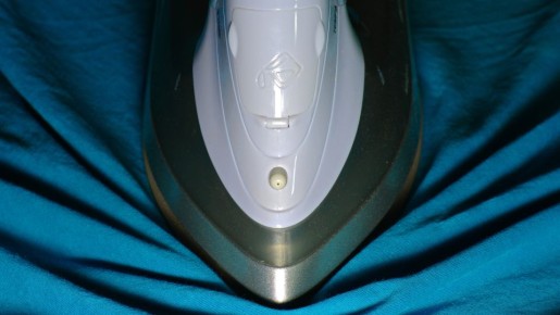 Опытные хозяйки утюг в руки не берут: белье гладят без приборов и усилий